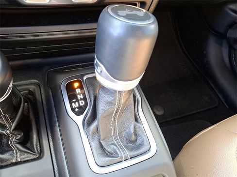 Used 2021 Jeep Wrangler Unlimited Sahara image 14