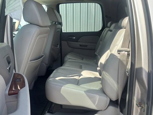Used 2007 Chevrolet Avalanche LTZ w/ LTZ Preferred Equipment Group AWD/4WD image 18