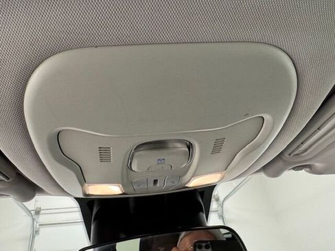 Used 2017 Jeep Renegade Latitude image 16