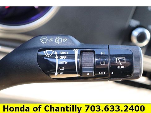 Used 2024 Kia Carnival LX FWD image 10