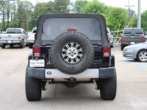 Used 2012 Jeep Wrangler Unlimited Sahara w/ Connectivity Group AWD/4WD image 7