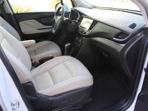 Used 2018 Buick Encore Essence image 20