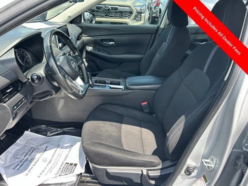 Used 2022 Nissan Sentra SV FWD image 2