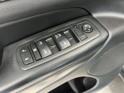 Used 2012 Jeep Grand Cherokee Laredo AWD/4WD image 29