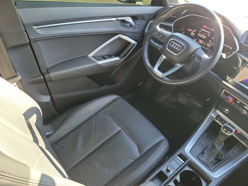 Used 2021 Audi Q3 2.0T Premium Plus w/ Premium Plus Package image 18