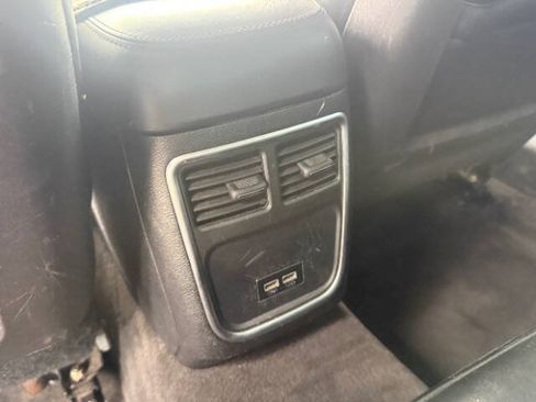 Used 2016 Chrysler 300 Limited RWD image 17