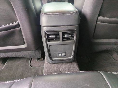 Used 2018 Chrysler 300 S image 16