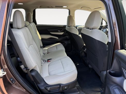 Used 2021 Subaru Ascent Premium w/ Convenience Package AWD/4WD image 18