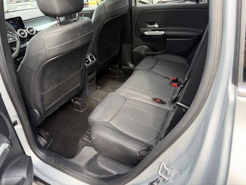 Used 2021 Mercedes-Benz GLB 250 4MATIC image 19