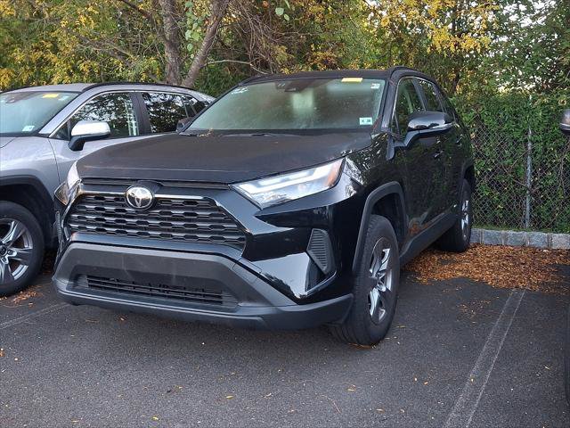 Certified 2025 Toyota RAV4 LE AWD/4WD image 5