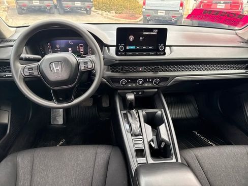 Used 2023 Honda Accord LX image 22