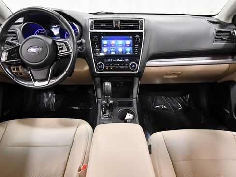 Used 2019 Subaru Outback 2.5i Limited AWD/4WD image 3