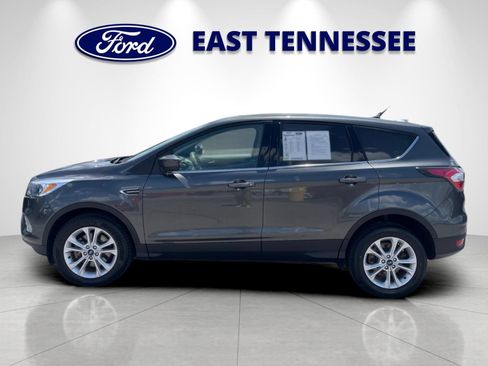 Used 2017 Ford Escape SE FWD image 6