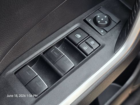 Used 2024 Toyota RAV4 XSE AWD/4WD image 32