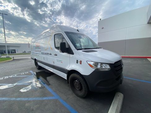 Used 2024 Mercedes-Benz Sprinter 3500 image 4