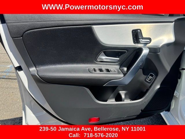 Used 2023 Mercedes-Benz CLA 250 4MATIC w/ Premium Package image 31