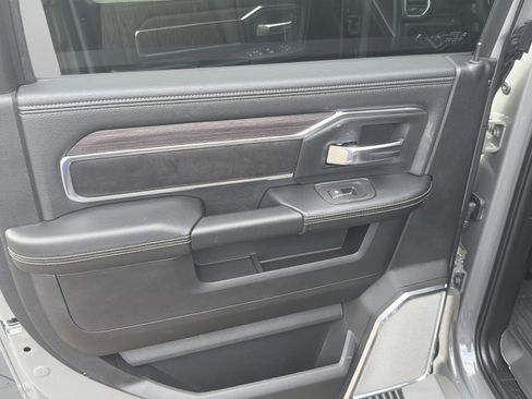 New 2026 RAM 3500 Laramie AWD/4WD image 17