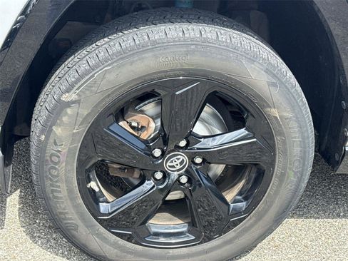 Used 2019 Toyota RAV4 XSE AWD/4WD image 9