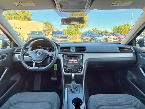 Used 2016 Volkswagen Passat 1.8T S FWD image 19