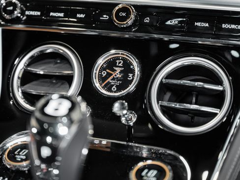 Certified 2024 Bentley Continental GT V8 AWD/4WD image 32