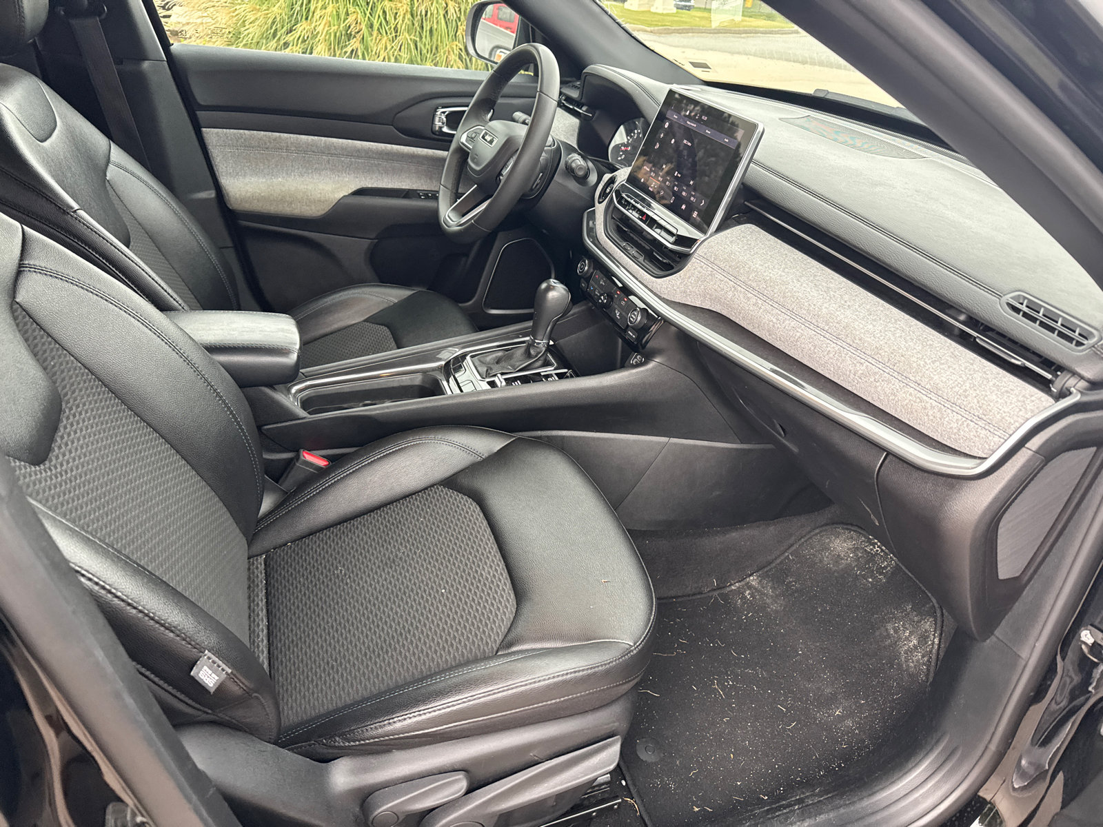 Used 2024 Jeep Compass Latitude AWD/4WD image 14