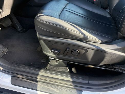Used 2024 Kia Sorento S FWD image 27
