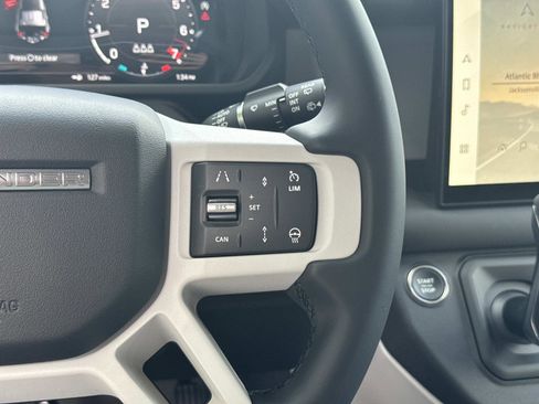 Certified 2025 Land Rover Defender 110 S image 29
