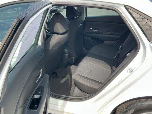 New 2026 Hyundai Elantra SE image 11