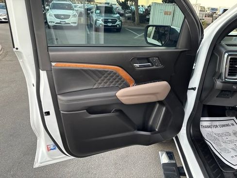 Used 2026 GMC Canyon Denali AWD/4WD image 15