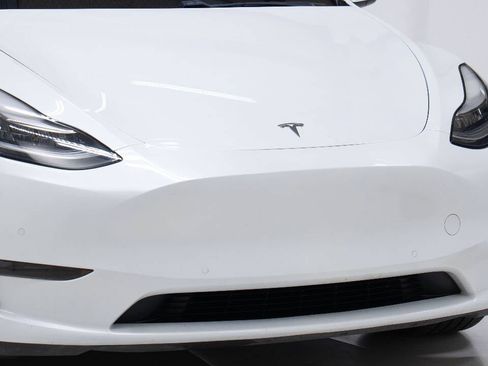 Used 2020 Tesla Model Y Long Range image 9