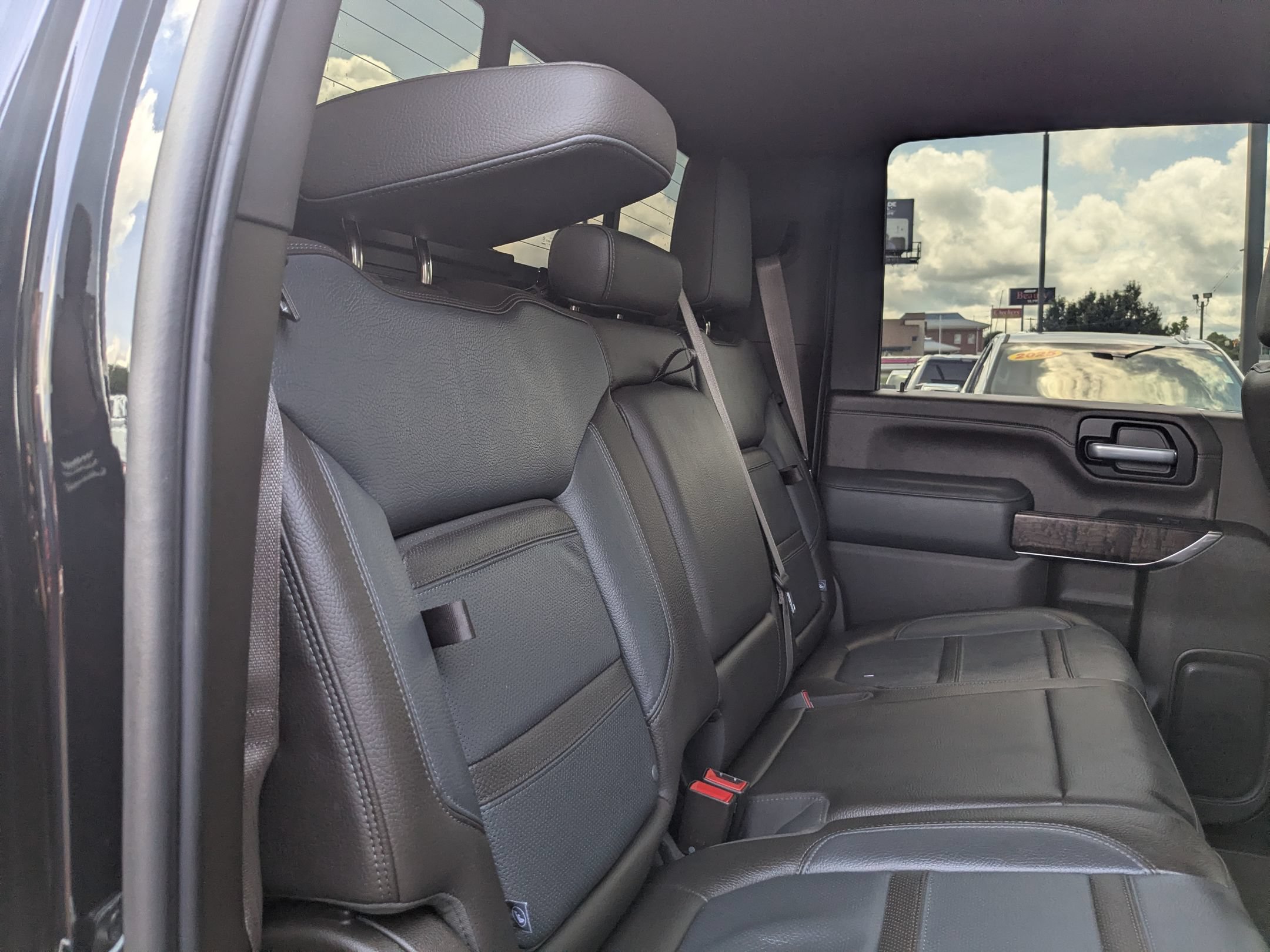 Used 2021 GMC Sierra 2500 Denali w/ Denali Black Diamond Edition AWD/4WD image 28