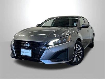 Used 2023 Nissan Altima 2.5 SV