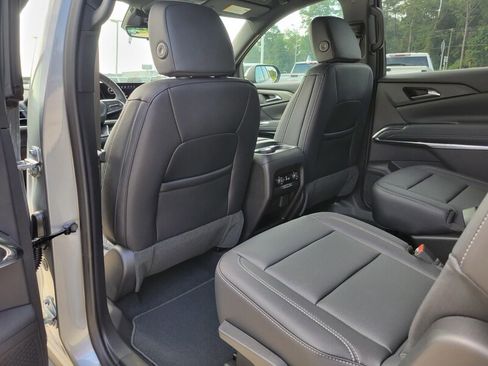 New 2026 Chevrolet Traverse LT w/ Driver Confidence Package image 25