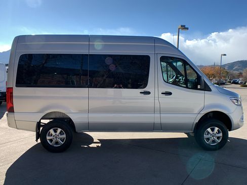 Used 2022 Mercedes-Benz Sprinter 2500 image 6