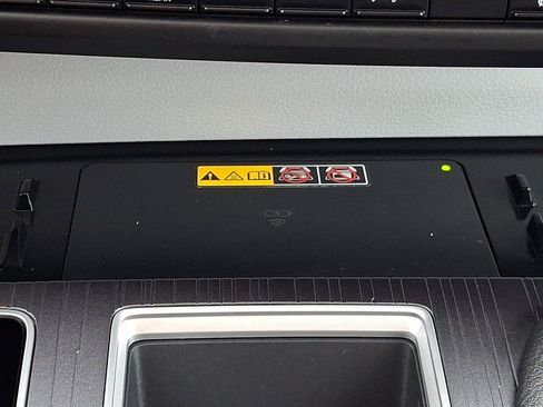 Certified 2025 Toyota Sienna XLE FWD image 25