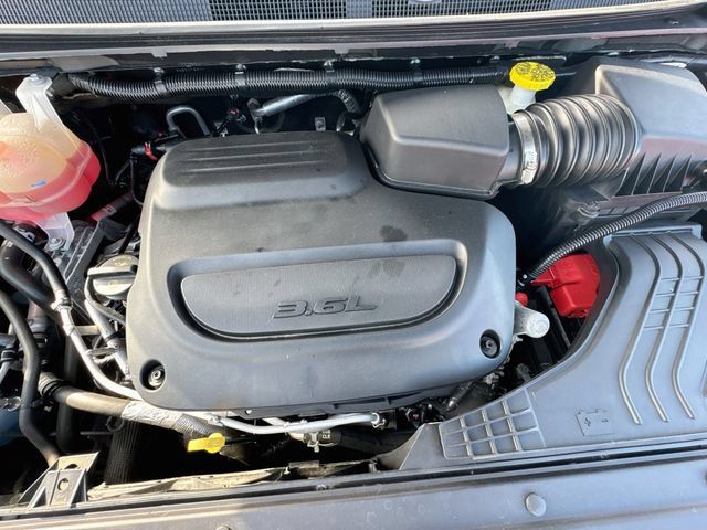 Used 2023 Chrysler Pacifica Touring-L FWD image 41
