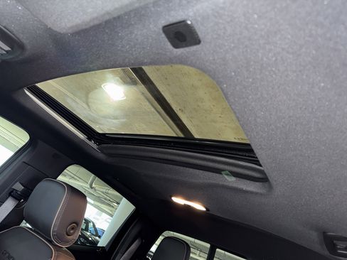 Used 2025 GMC Canyon Denali image 31