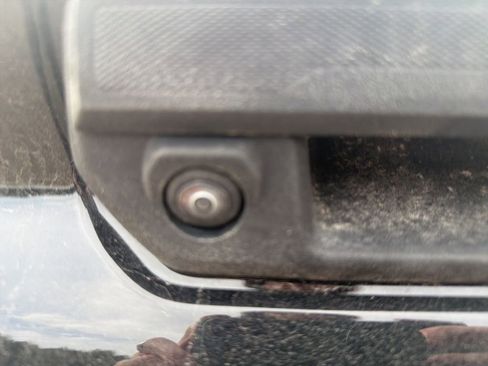 Used 2023 Chevrolet Colorado Z71 w/ Z71 Convenience Package 2 image 5