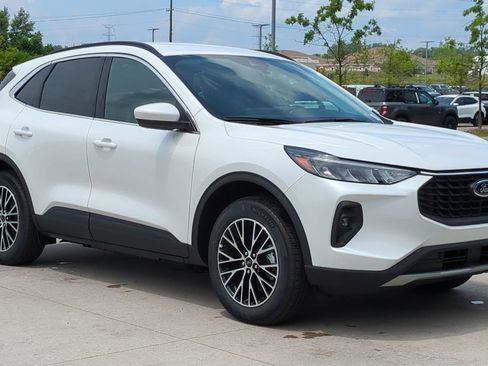New 2025 Ford Escape SE FWD image 8