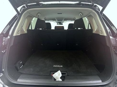 Certified 2024 Nissan Rogue SV image 21