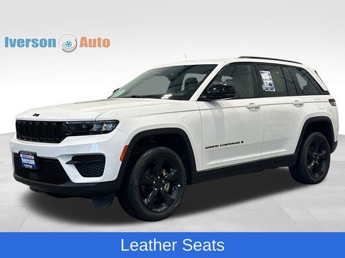 Used 2023 Jeep Grand Cherokee Altitude AWD/4WD image 5