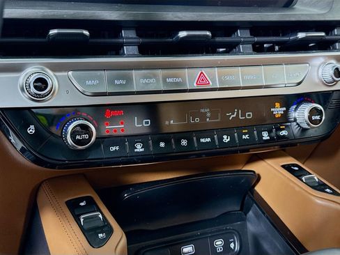 Used 2023 Kia Telluride EX X-Line AWD/4WD image 10