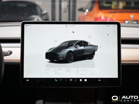 Used 2022 Tesla Model Y Long Range image 18