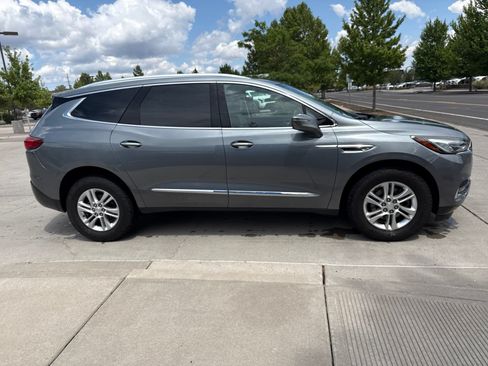 Used 2018 Buick Enclave Essence w/ Trailering Package AWD/4WD image 4