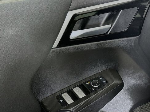 Used 2024 Mitsubishi Outlander ES image 21