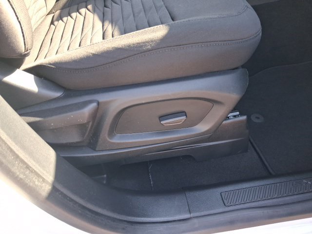 Used 2020 Ford Explorer XLT AWD/4WD image 34