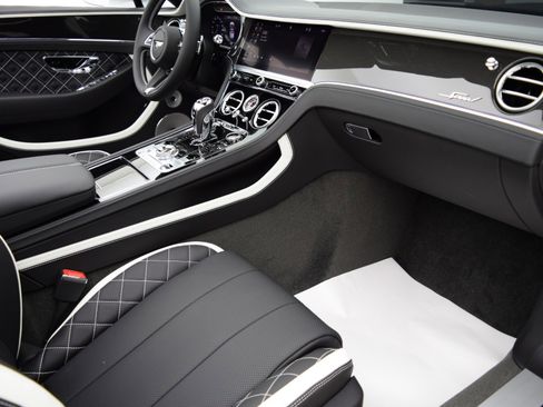Used 2023 Bentley Continental GT Speed image 34