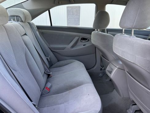 Used 2011 Toyota Camry LE w/ LE Extra-Value Pkg image 17