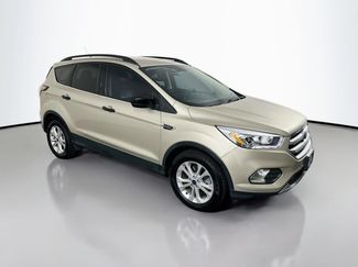 Used 2017 Ford Escape SE w/ SE Leather Comfort Package AWD/4WD video 1