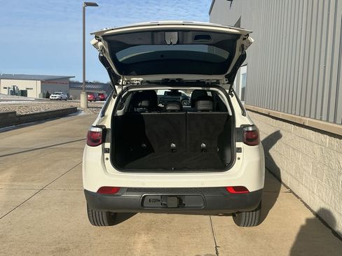 Used 2018 Jeep Compass Latitude w/ Popular Equipment Group image 22